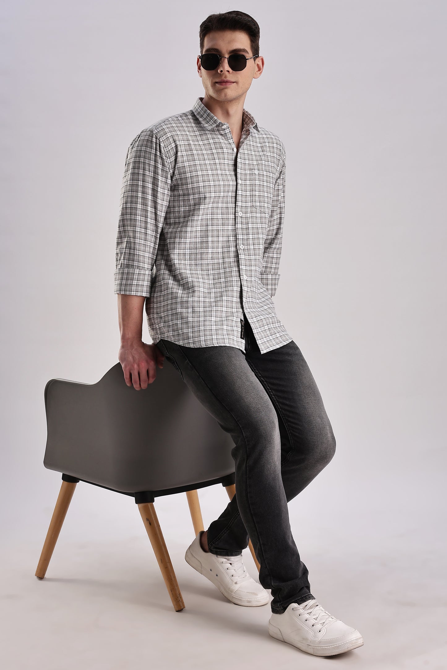 Men’s Plaid Long-Sleeve Shirt – Grey/Charcoal