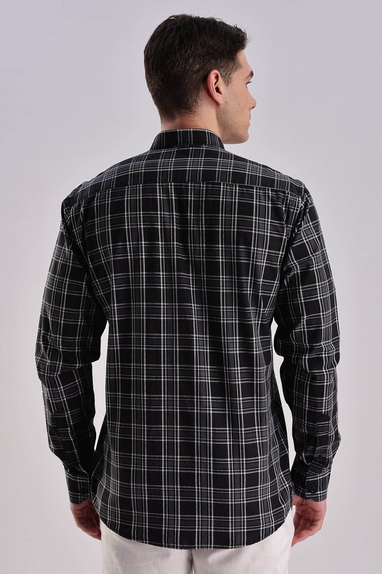 Men’s Classic Plaid Long-Sleeve Shirt – Black & White