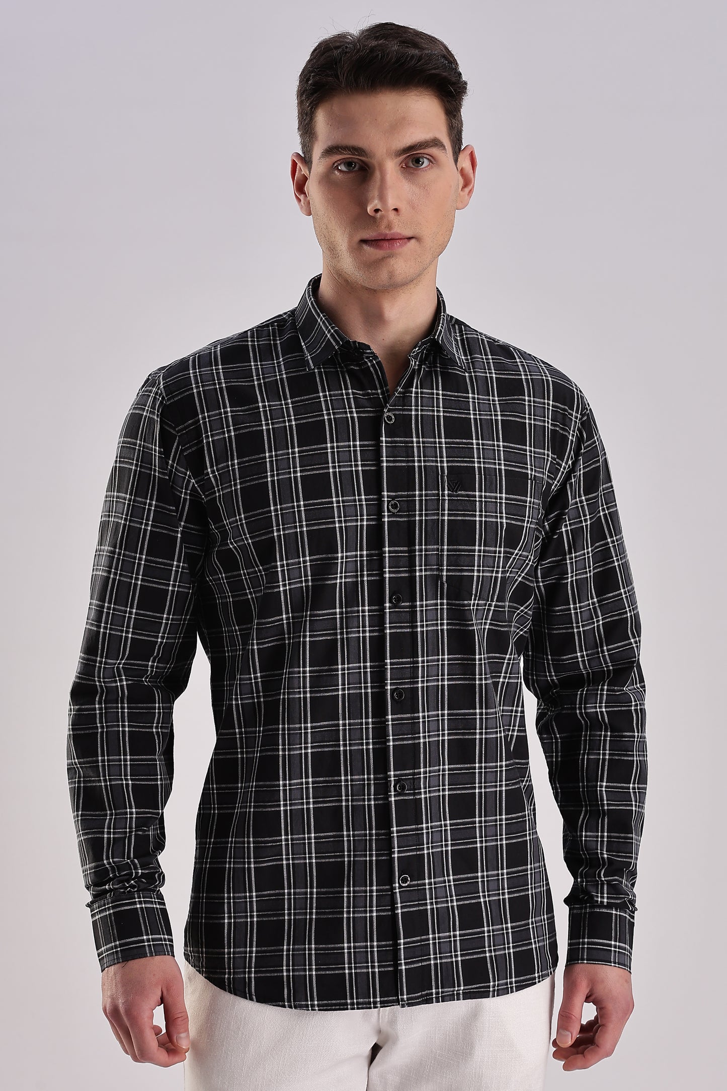 Men’s Classic Plaid Long-Sleeve Shirt – Black & White