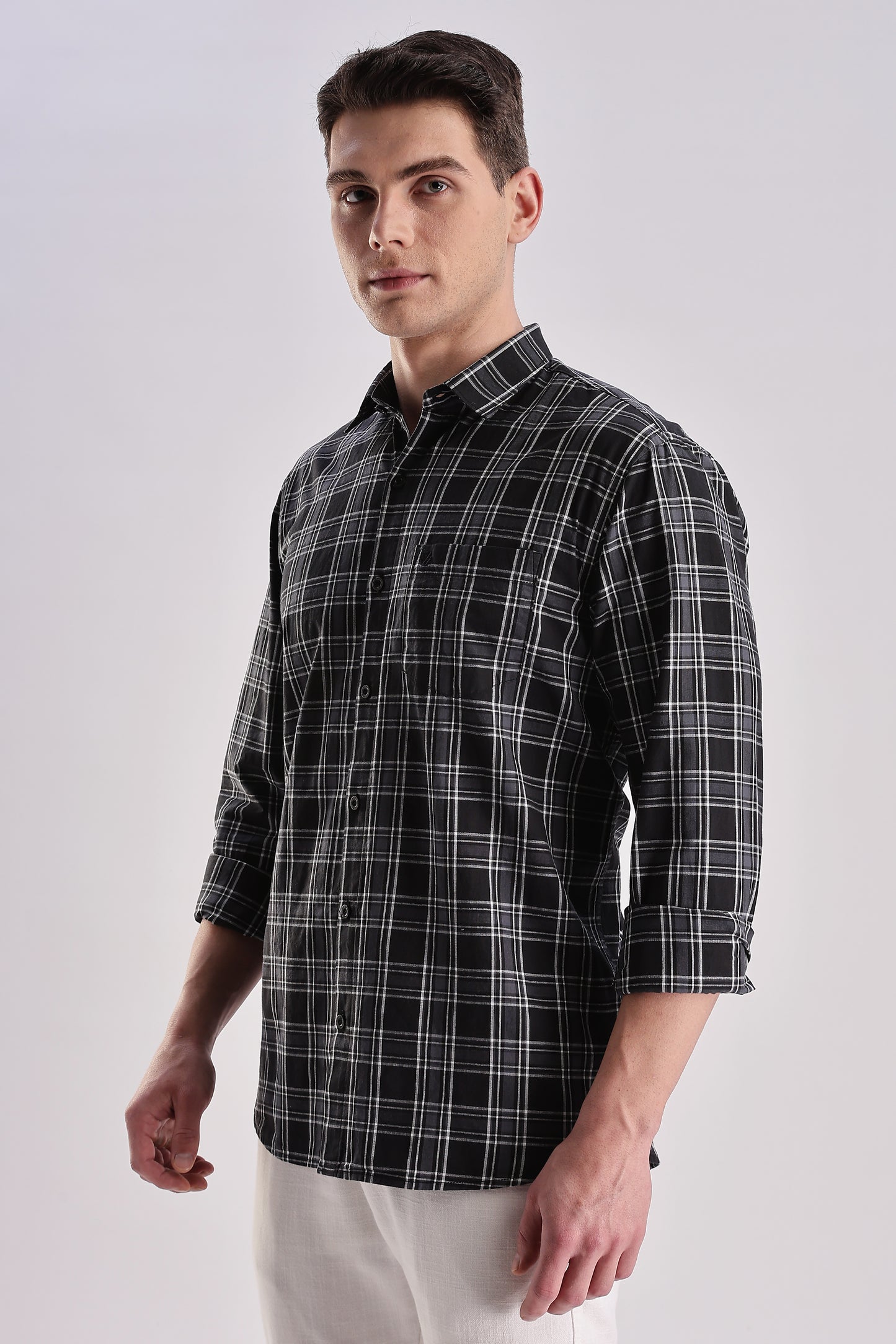 Men’s Classic Plaid Long-Sleeve Shirt – Black & White