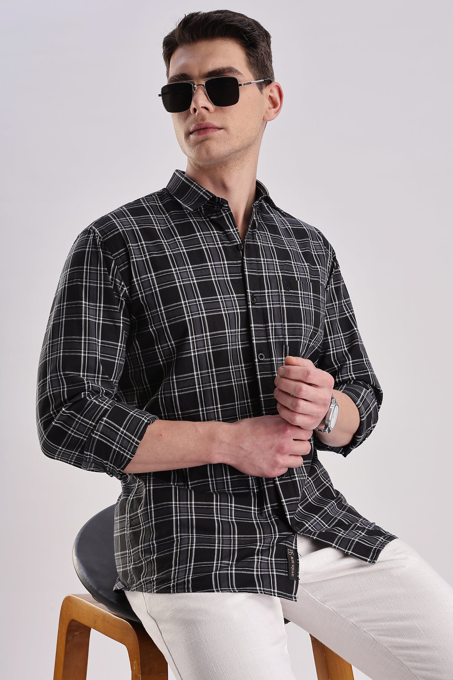 Men’s Classic Plaid Long-Sleeve Shirt – Black & White