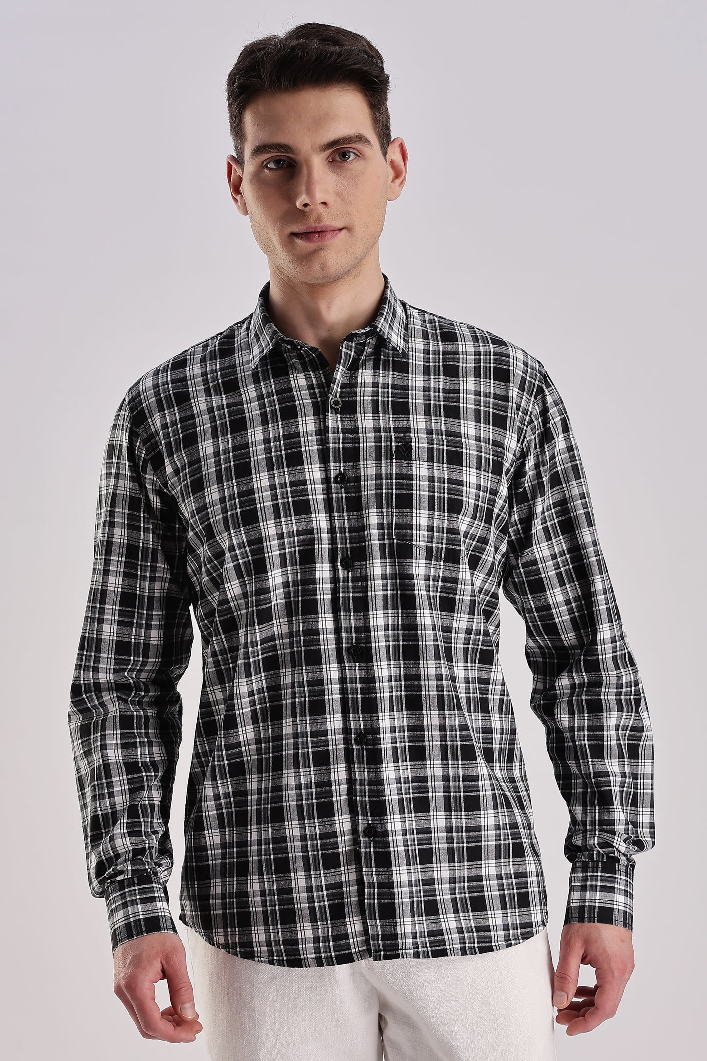 Men’s Classic Plaid Long-Sleeve Shirt – Black & White