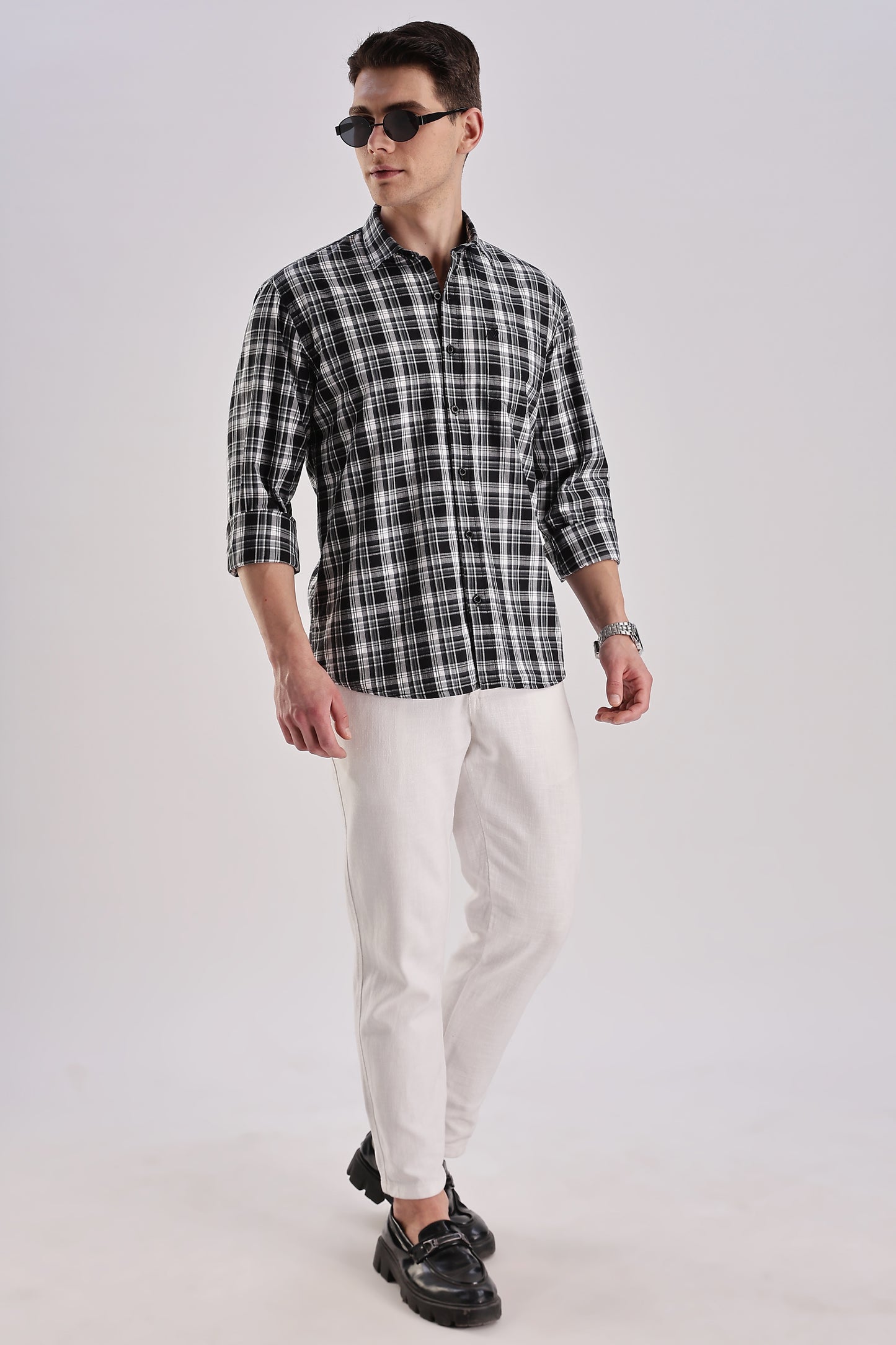Men’s Classic Plaid Long-Sleeve Shirt – Black & White