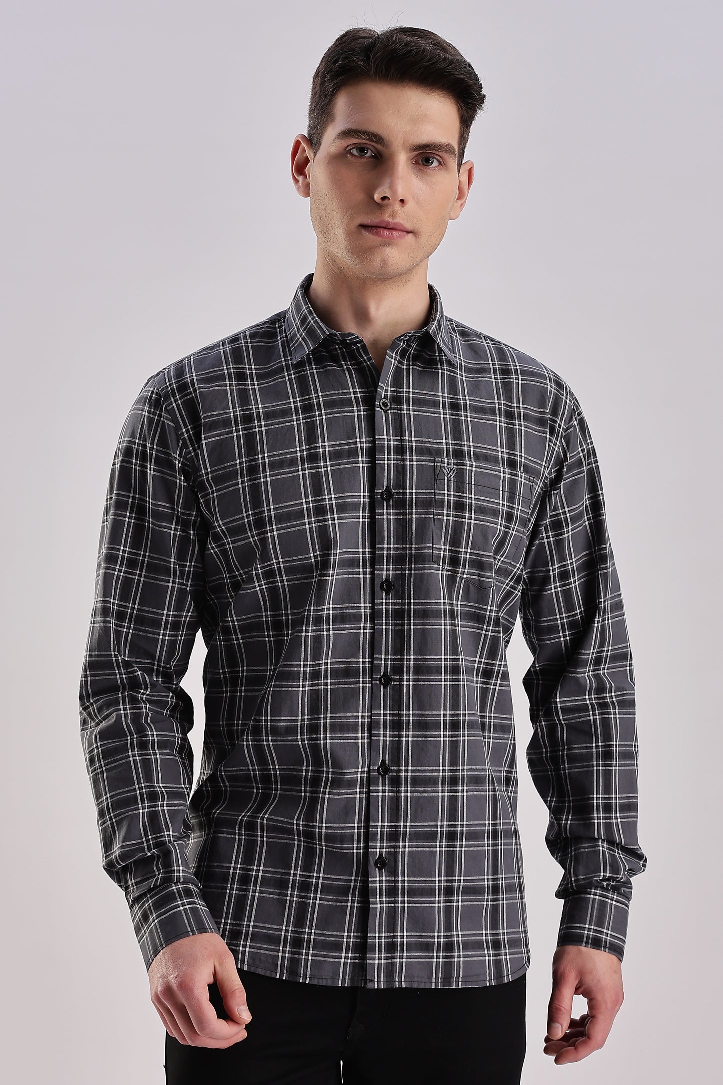 Men’s Classic Plaid Long-Sleeve Shirt – Charcoal & White