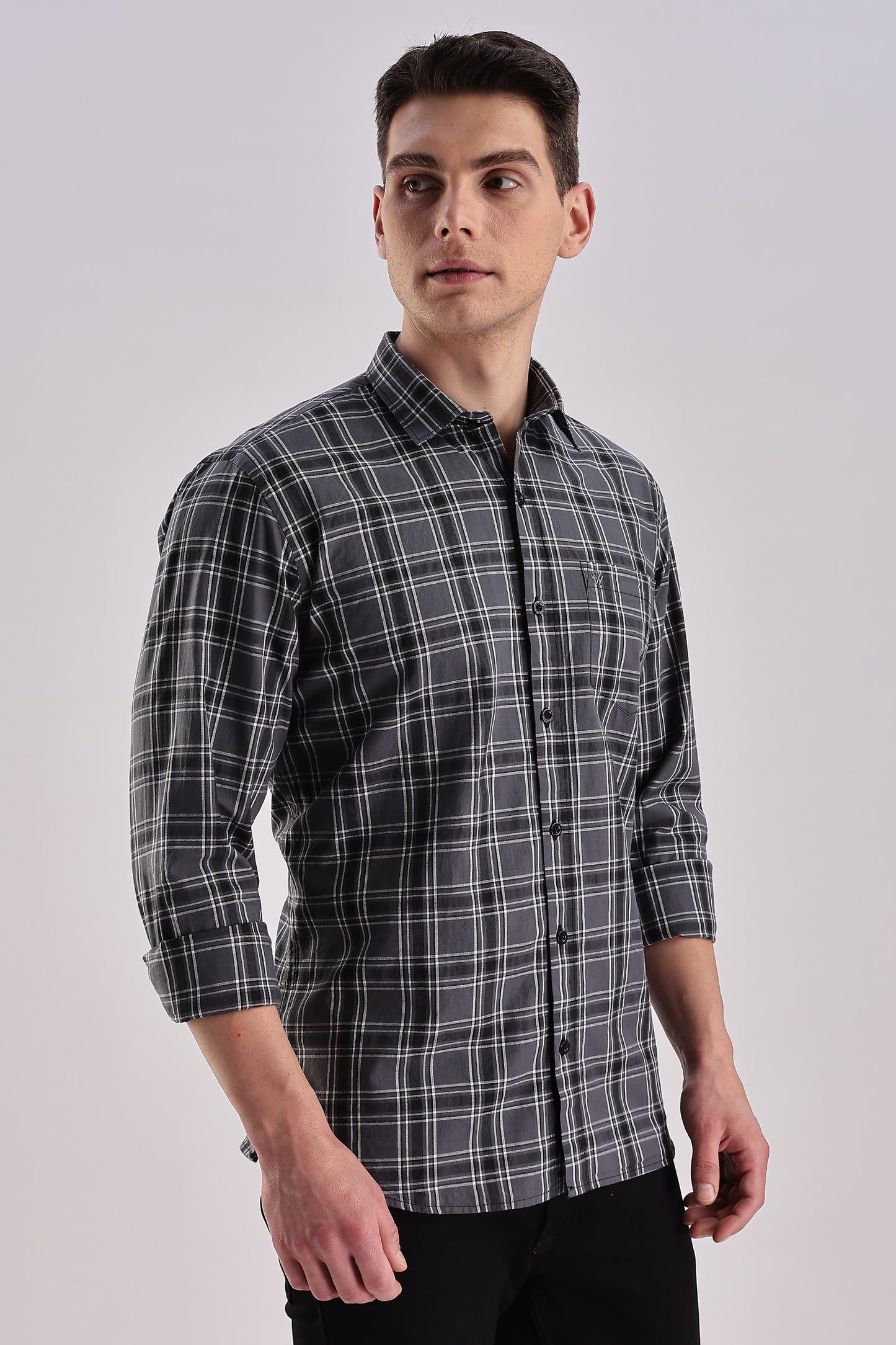 Men’s Classic Plaid Long-Sleeve Shirt – Charcoal & White
