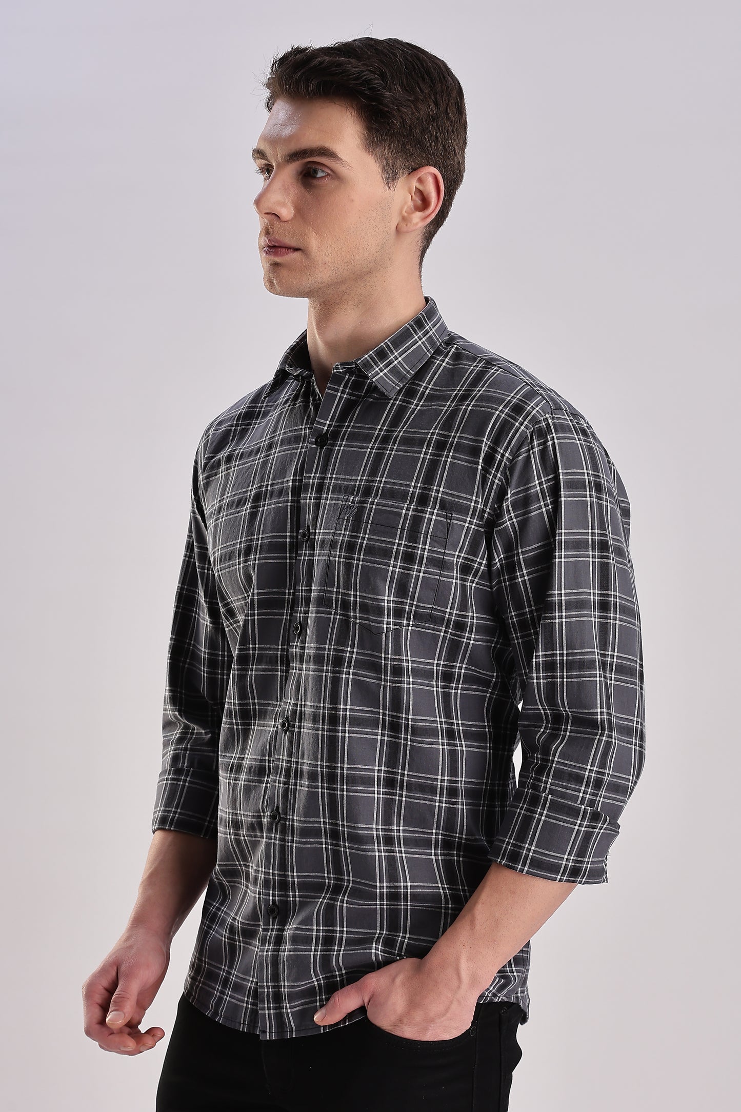 Men’s Classic Plaid Long-Sleeve Shirt – Charcoal & White