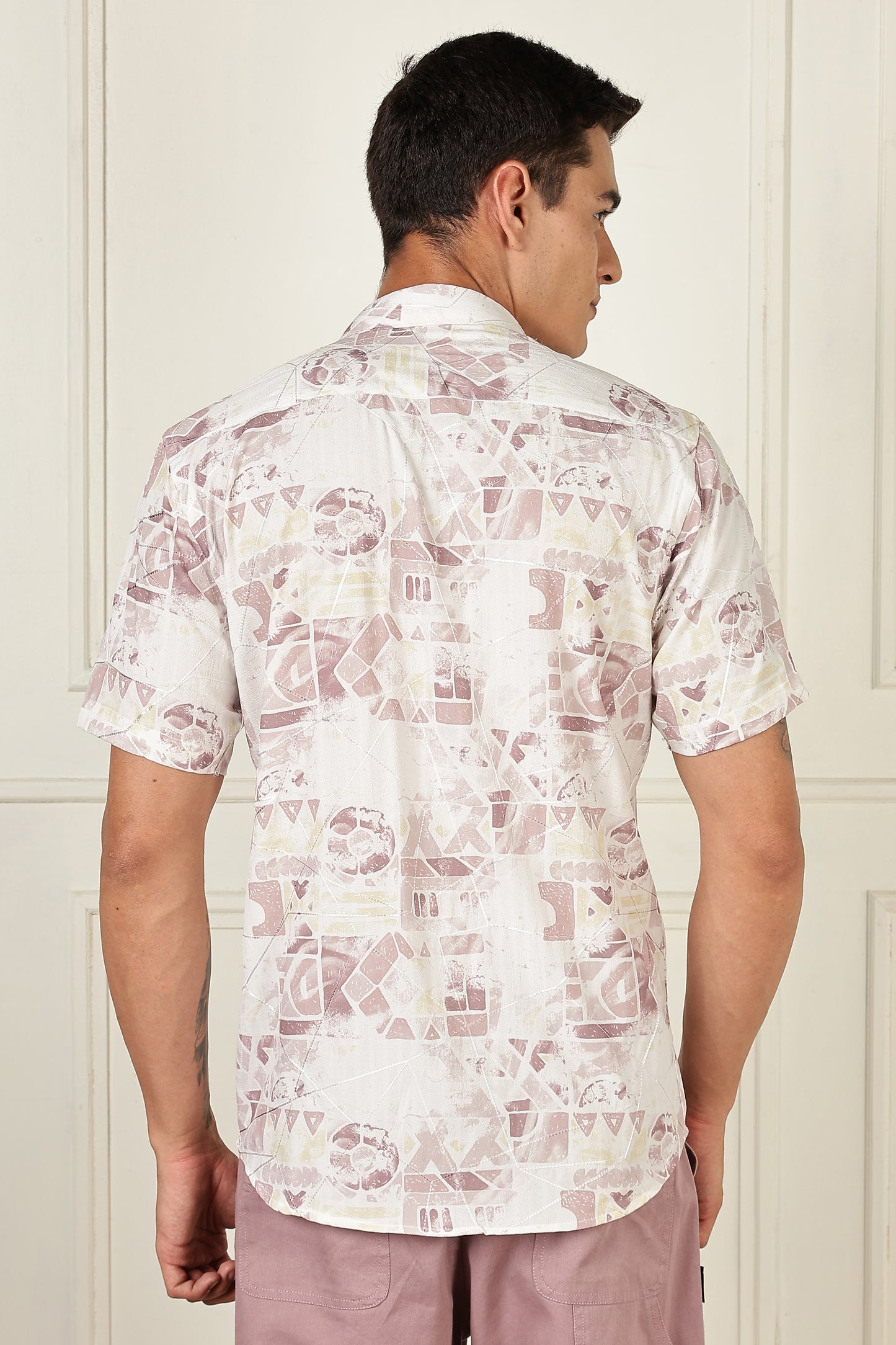 Men’s Pastel Geo Print Short-Sleeve Shirt – White/Mauve