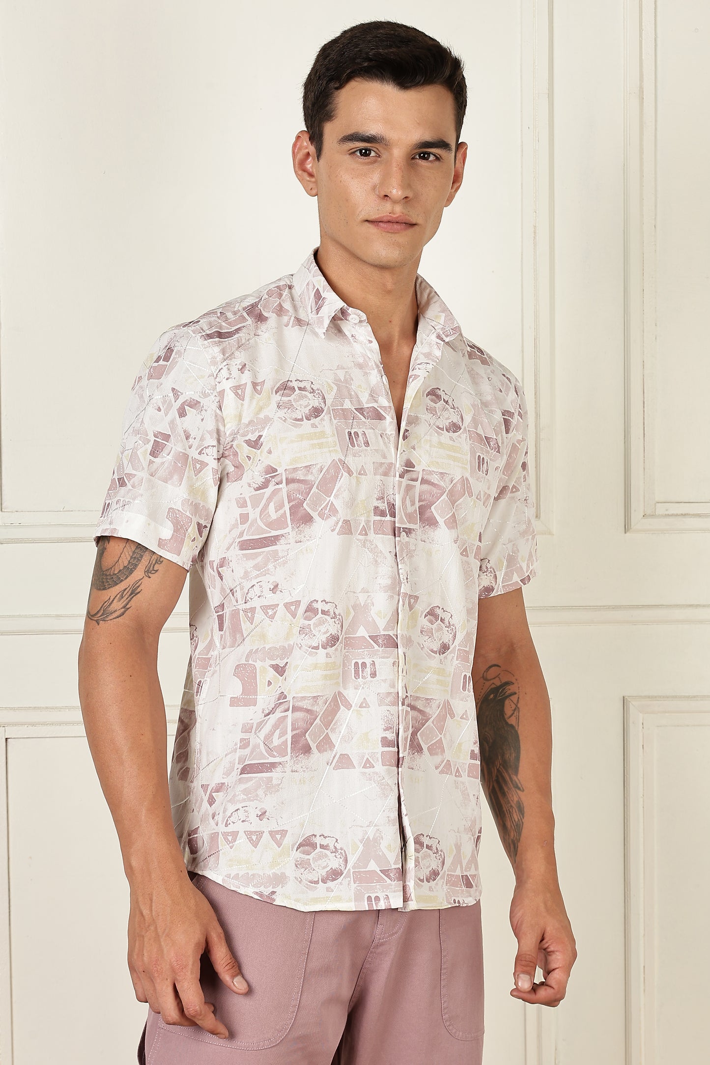 Men’s Pastel Geo Print Short-Sleeve Shirt – White/Mauve