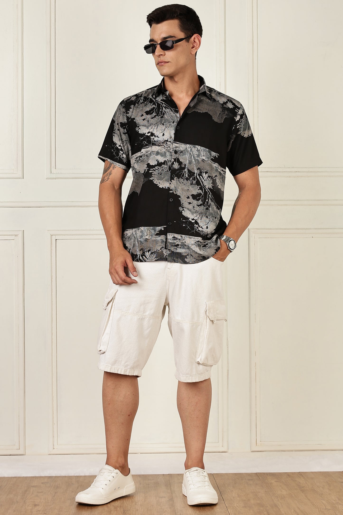 Men’s Shadow Botanical Print Short-Sleeve Shirt – Black/Grey