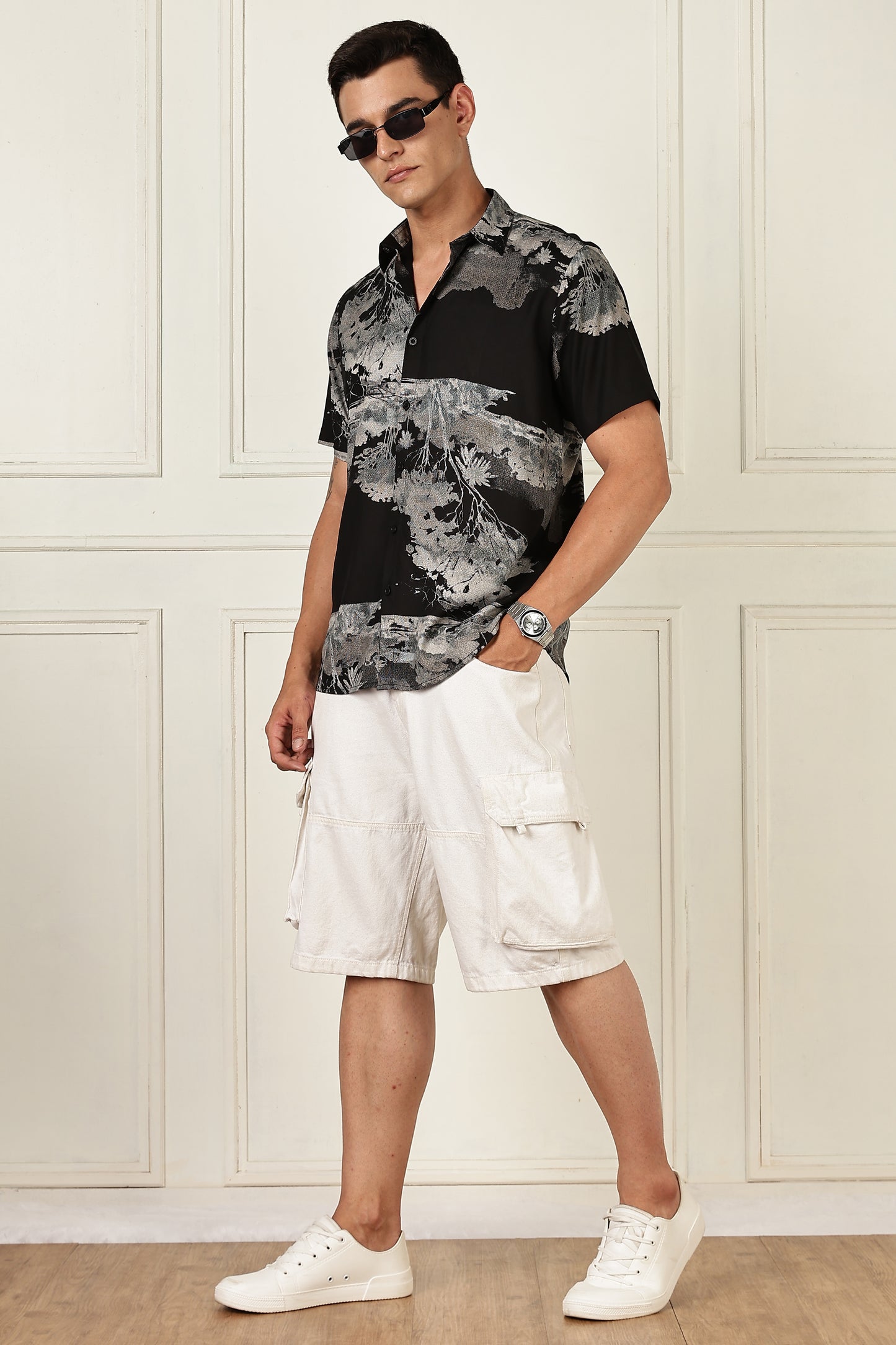 Men’s Shadow Botanical Print Short-Sleeve Shirt – Black/Grey