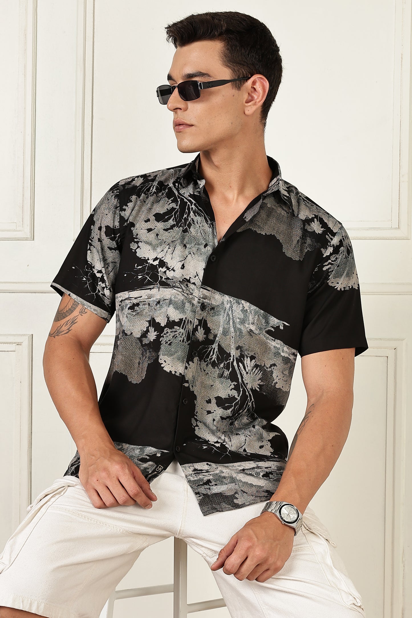 Men’s Shadow Botanical Print Short-Sleeve Shirt – Black/Grey