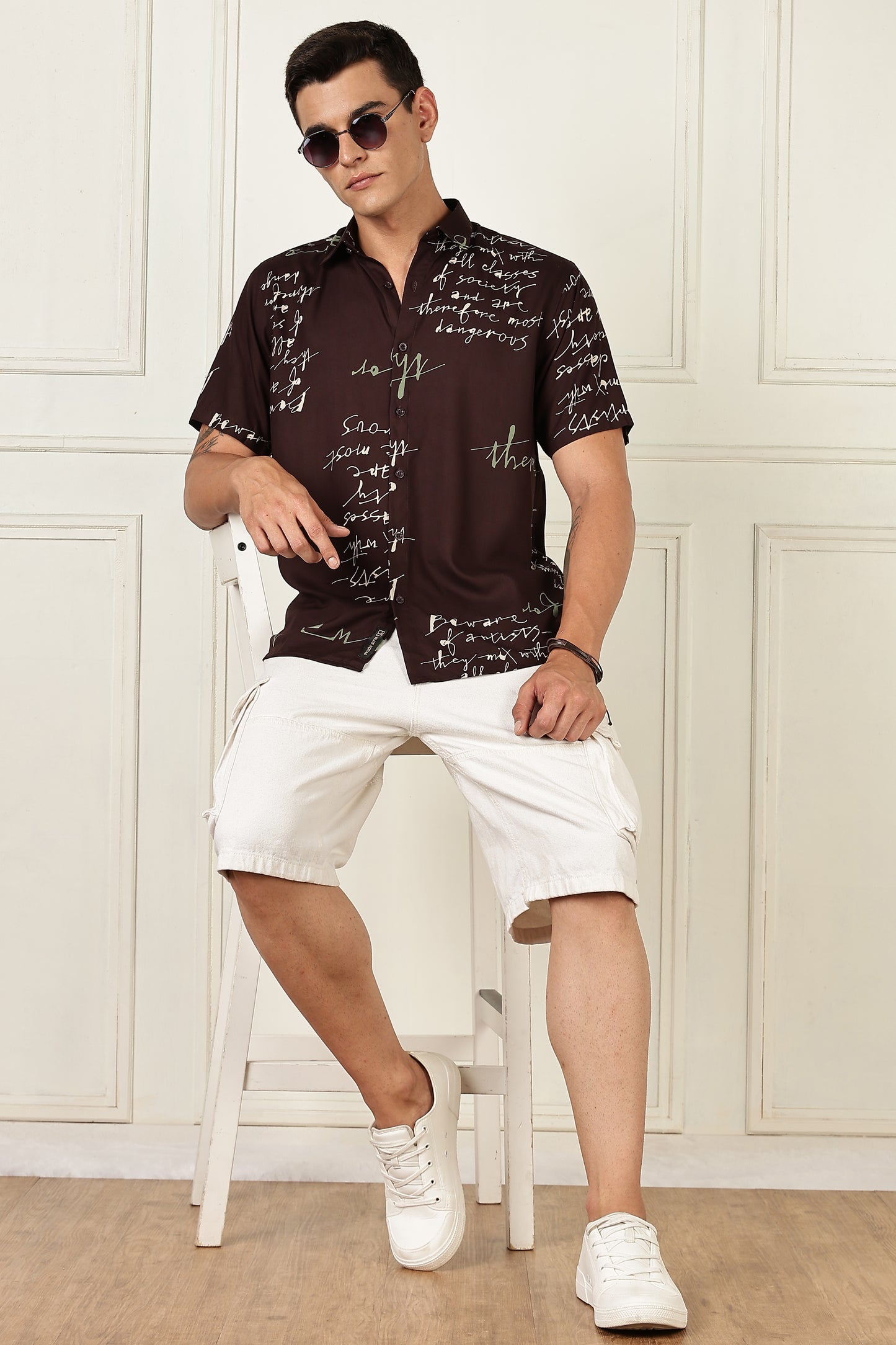 Men’s Handwritten Script Print Short-Sleeve Shirt – Burgundy/Sage