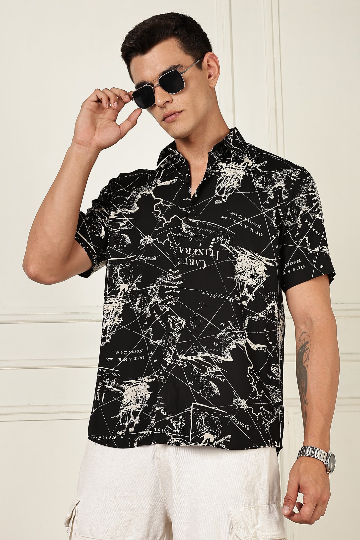 Men’s Vintage Map Print Short-Sleeve Shirt – Black/Ivory