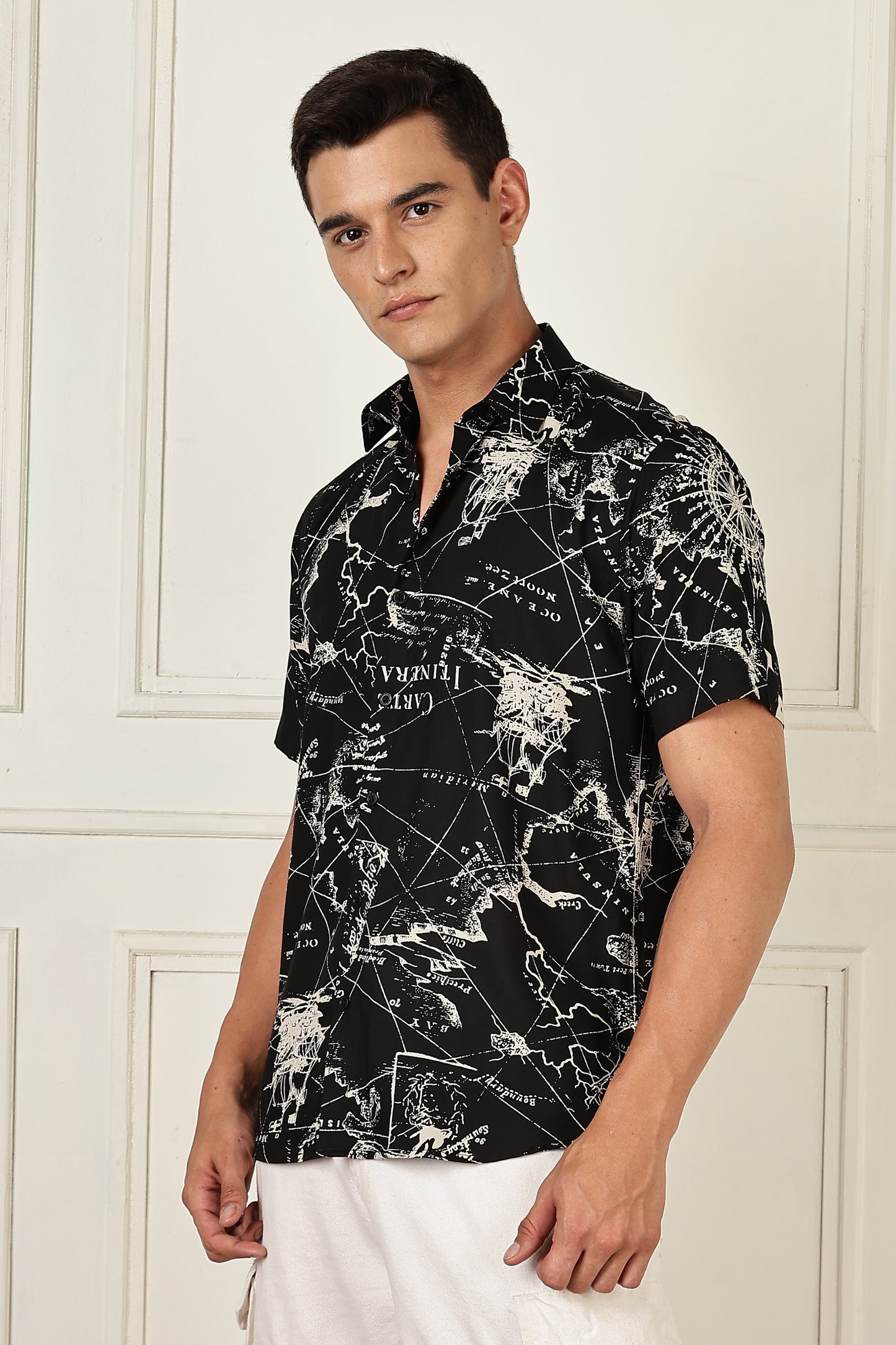 Men’s Vintage Map Print Short-Sleeve Shirt – Black/Ivory