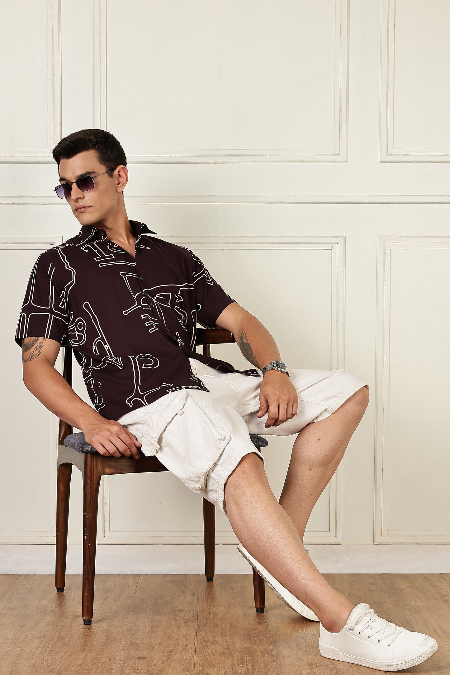Men’s Oversized Line-Art Print Short-Sleeve Shirt – Wine/Stone