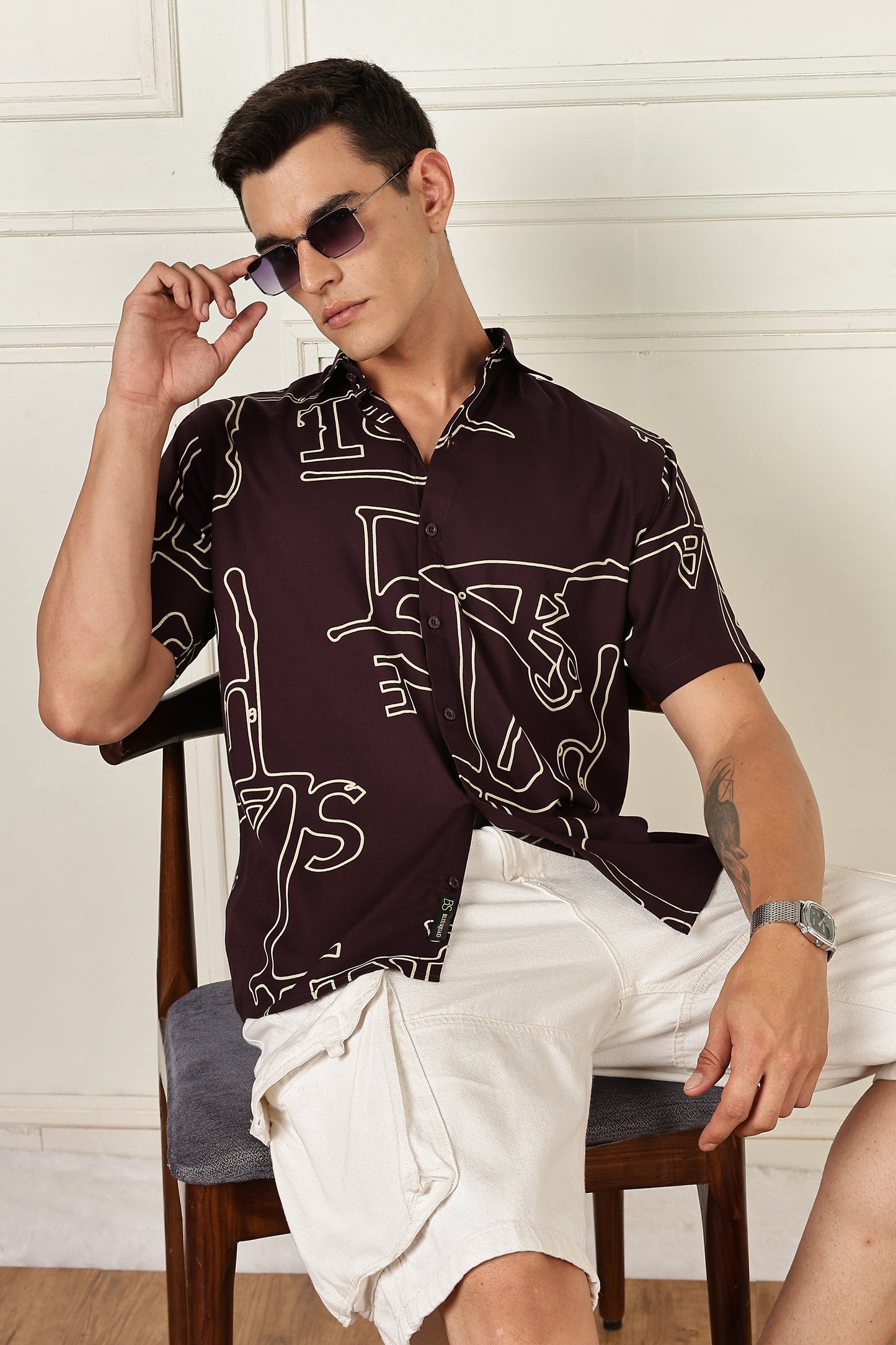 Men’s Oversized Line-Art Print Short-Sleeve Shirt – Wine/Stone