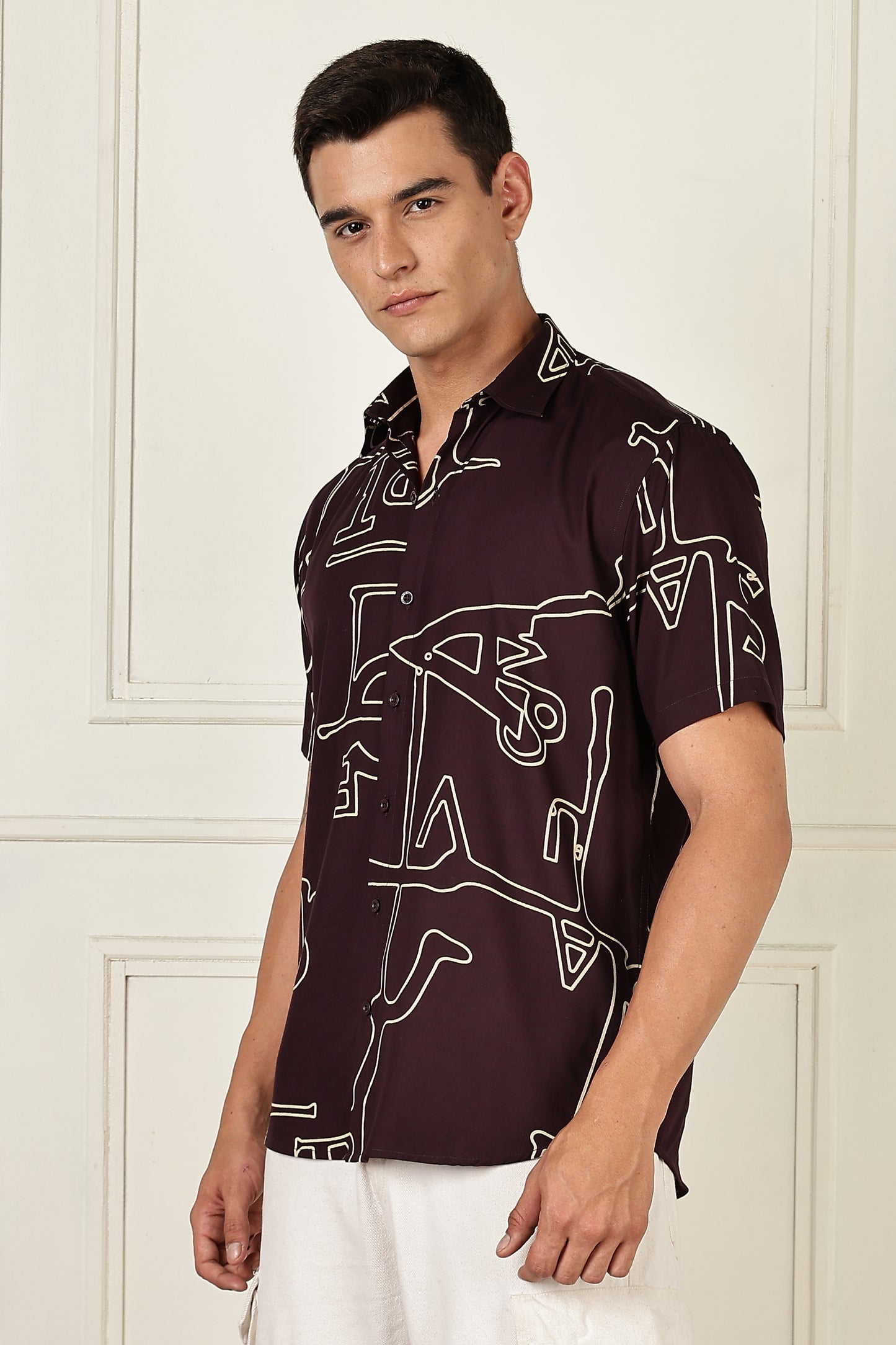 Men’s Oversized Line-Art Print Short-Sleeve Shirt – Wine/Stone