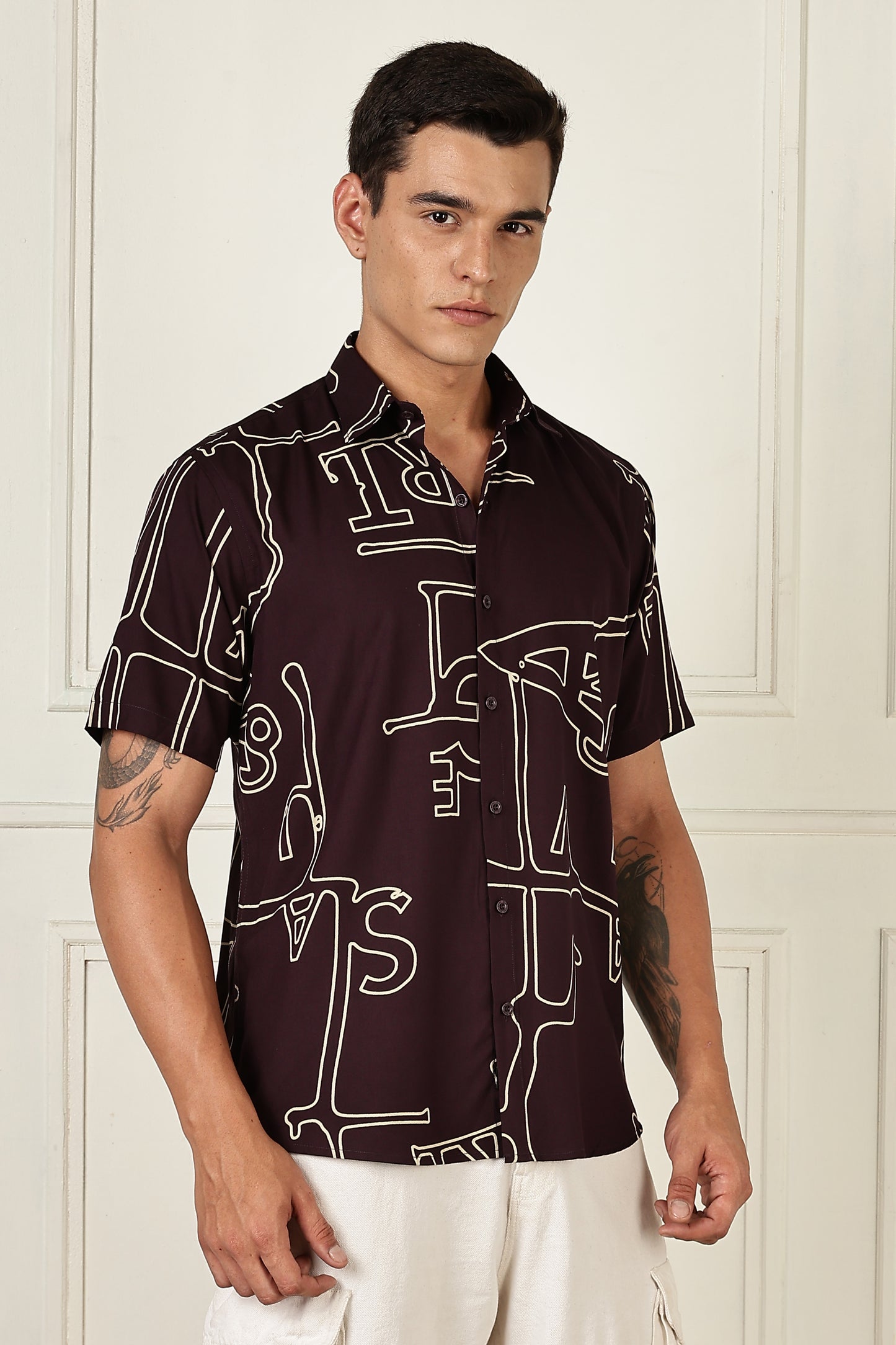 Men’s Oversized Line-Art Print Short-Sleeve Shirt – Wine/Stone