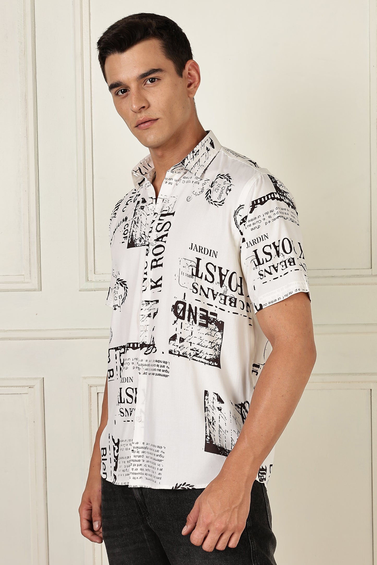 Men’s Coffee Newspaper Typography Print Short-Sleeve Shirt – White/Black