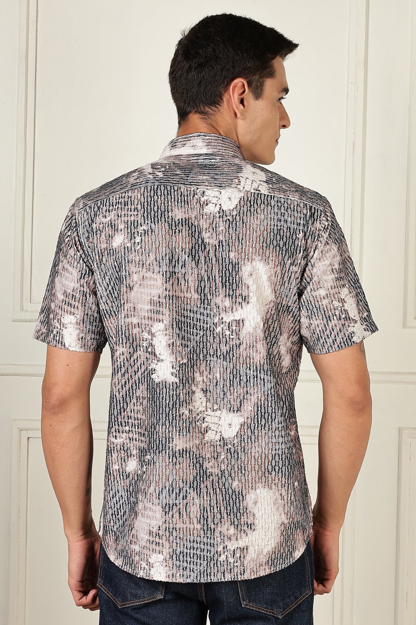 Men’s Abstract Brushstroke Printed Short-Sleeve Shirt – Charcoal & Taupe