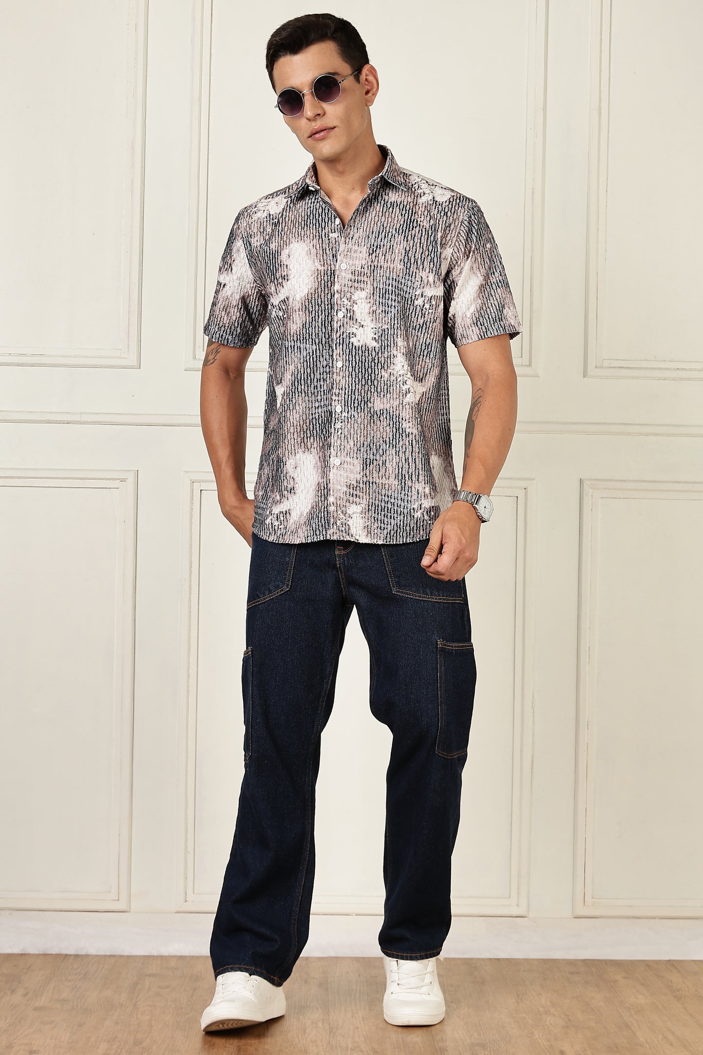 Men’s Abstract Brushstroke Printed Short-Sleeve Shirt – Charcoal & Taupe