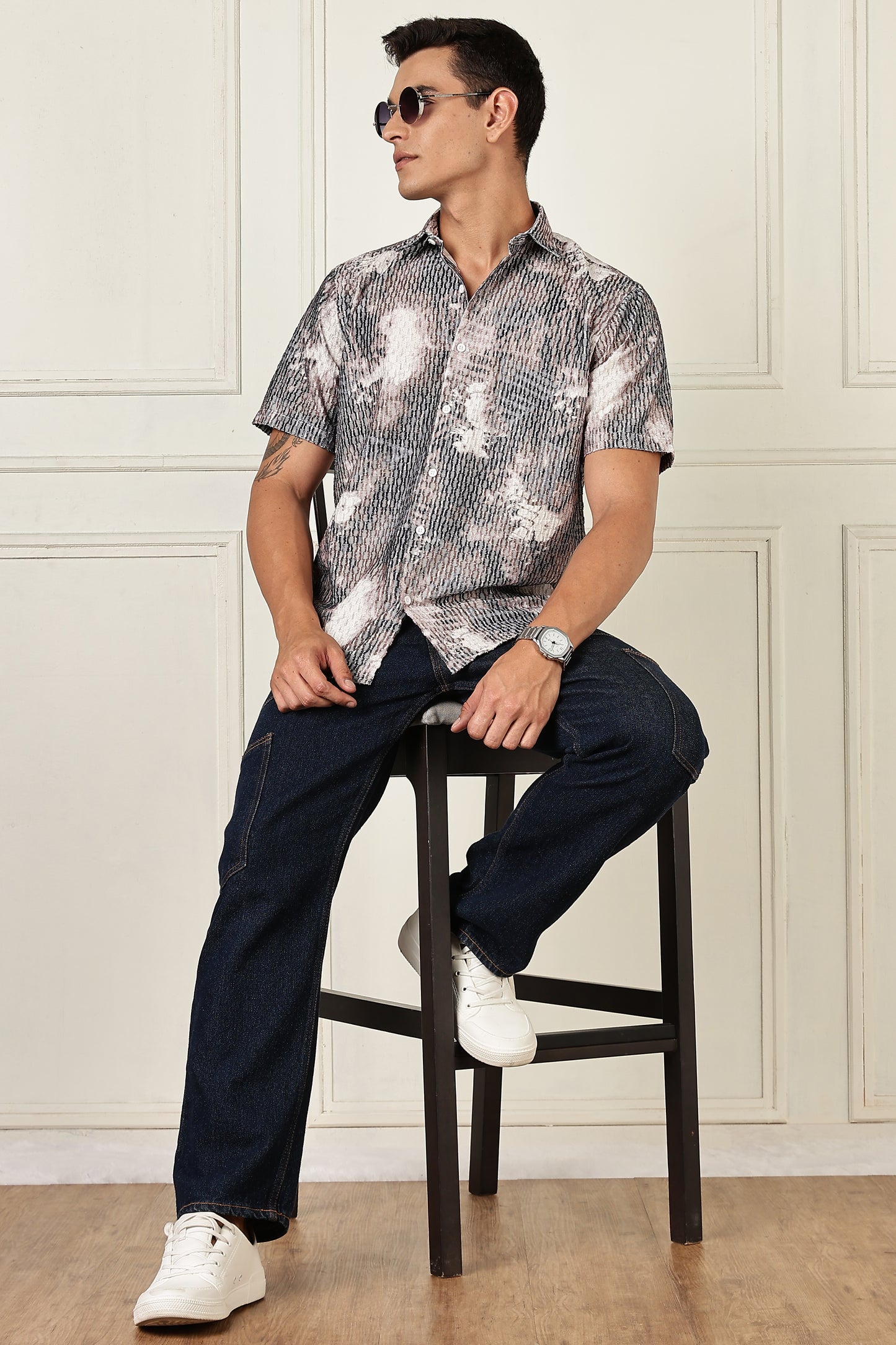 Men’s Abstract Brushstroke Printed Short-Sleeve Shirt – Charcoal & Taupe