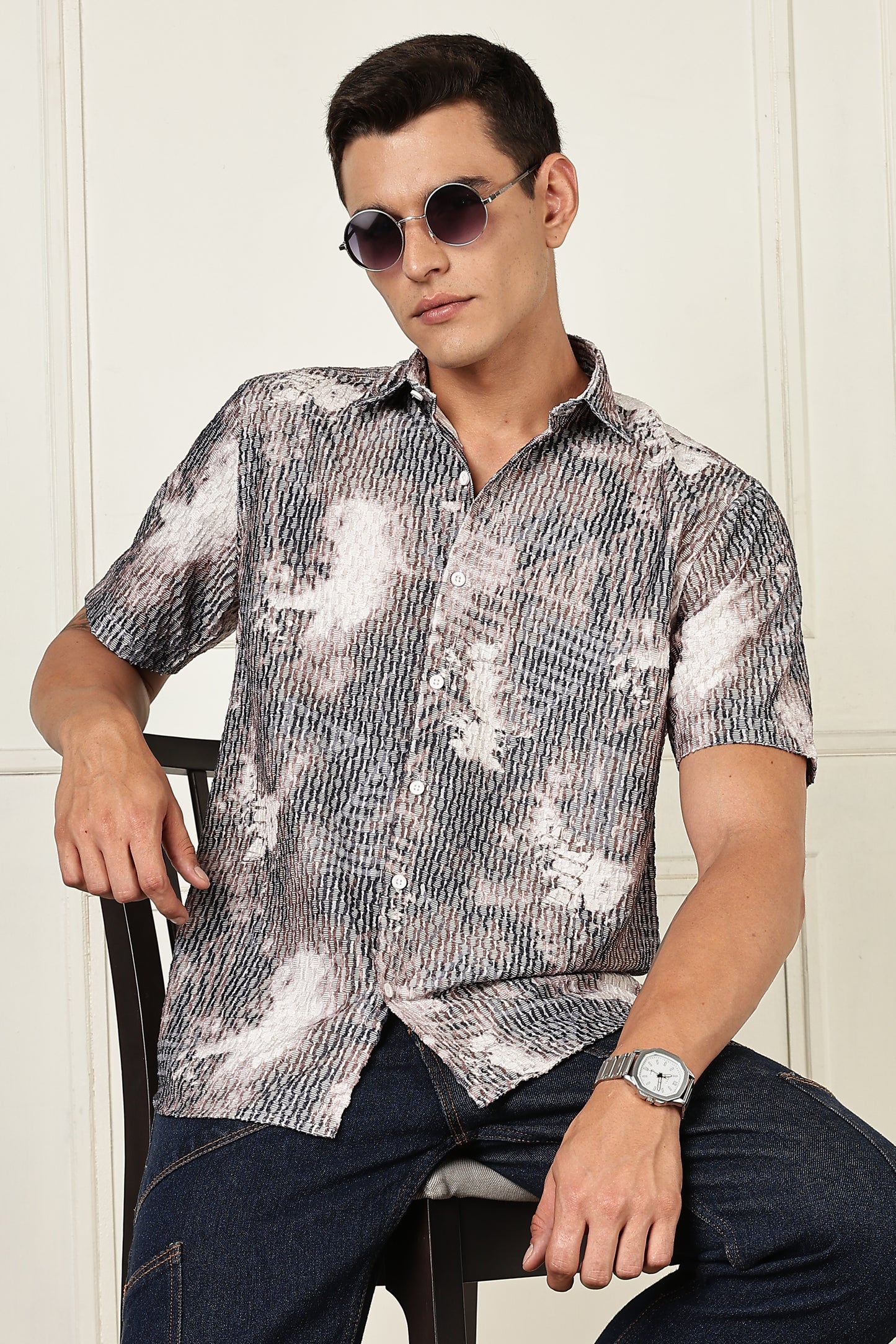 Men’s Abstract Brushstroke Printed Short-Sleeve Shirt – Charcoal & Taupe