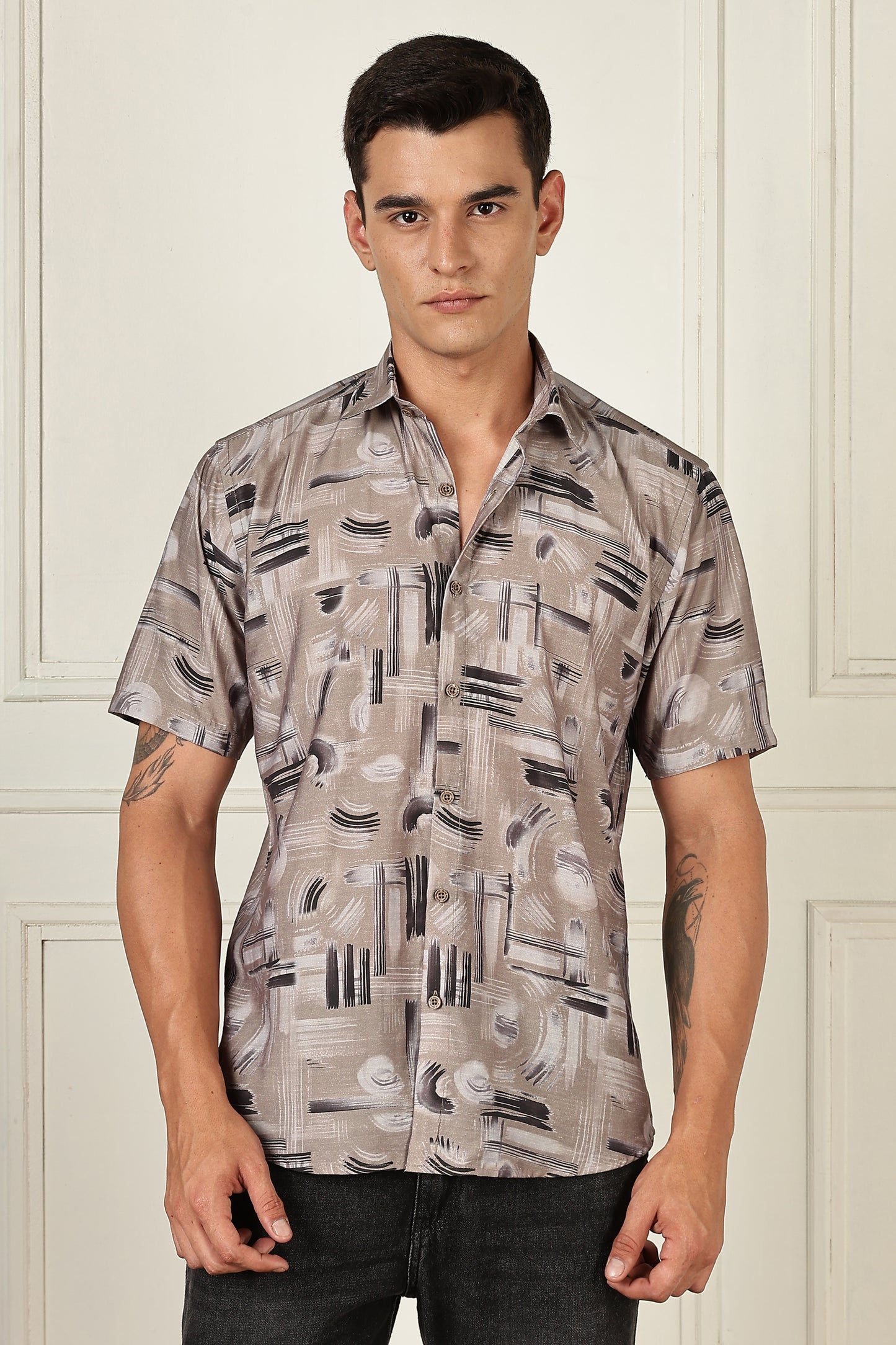 Men’s Brushstroke Texture Short-Sleeve Shirt – Taupe & Charcoal