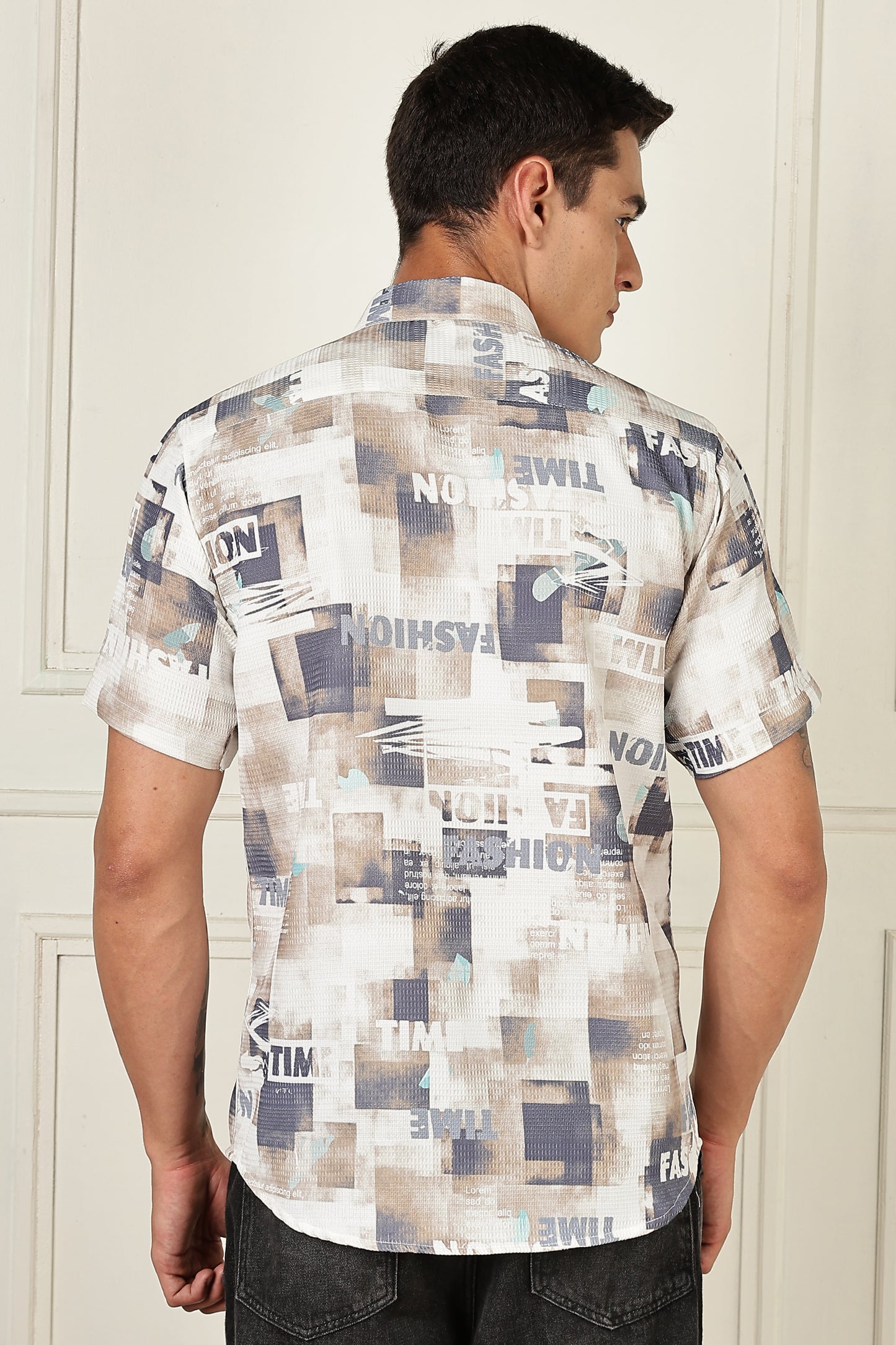 Men’s Typography Collage Print Short-Sleeve Shirt – Sand/Slate