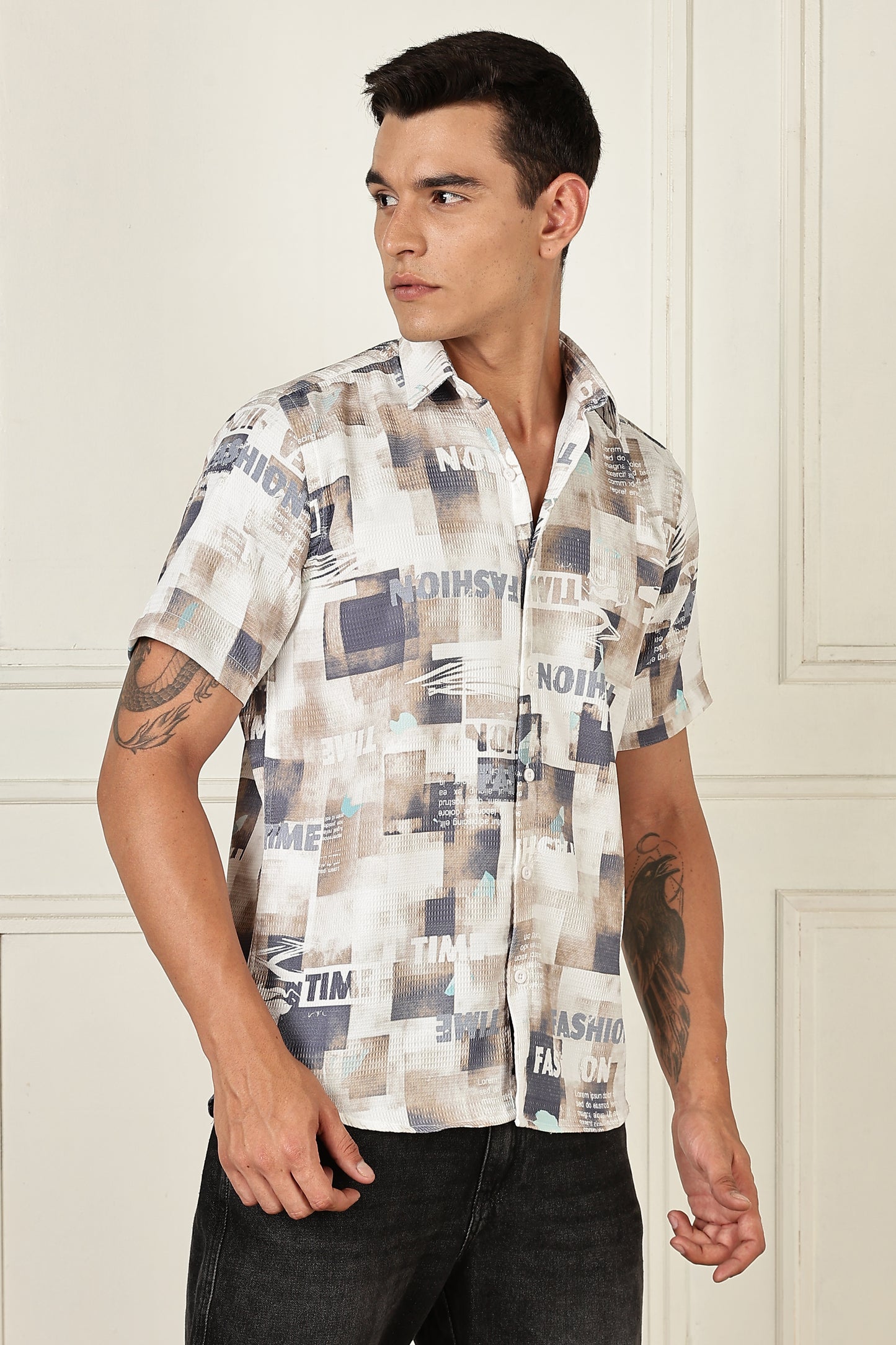 Men’s Typography Collage Print Short-Sleeve Shirt – Sand/Slate
