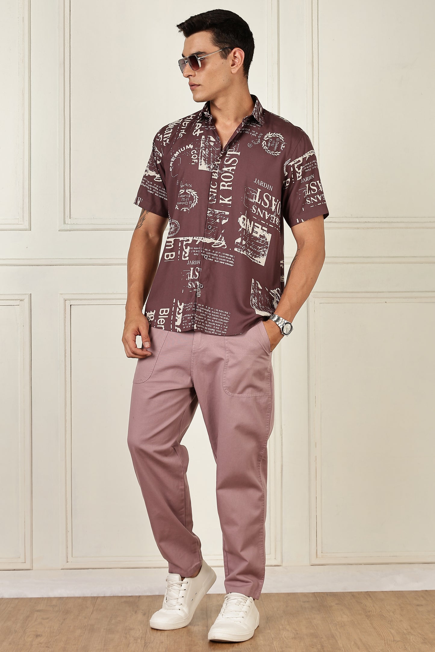 Men’s Coffee Newspaper Typography Print Short-Sleeve Shirt – Mauve/Ivory