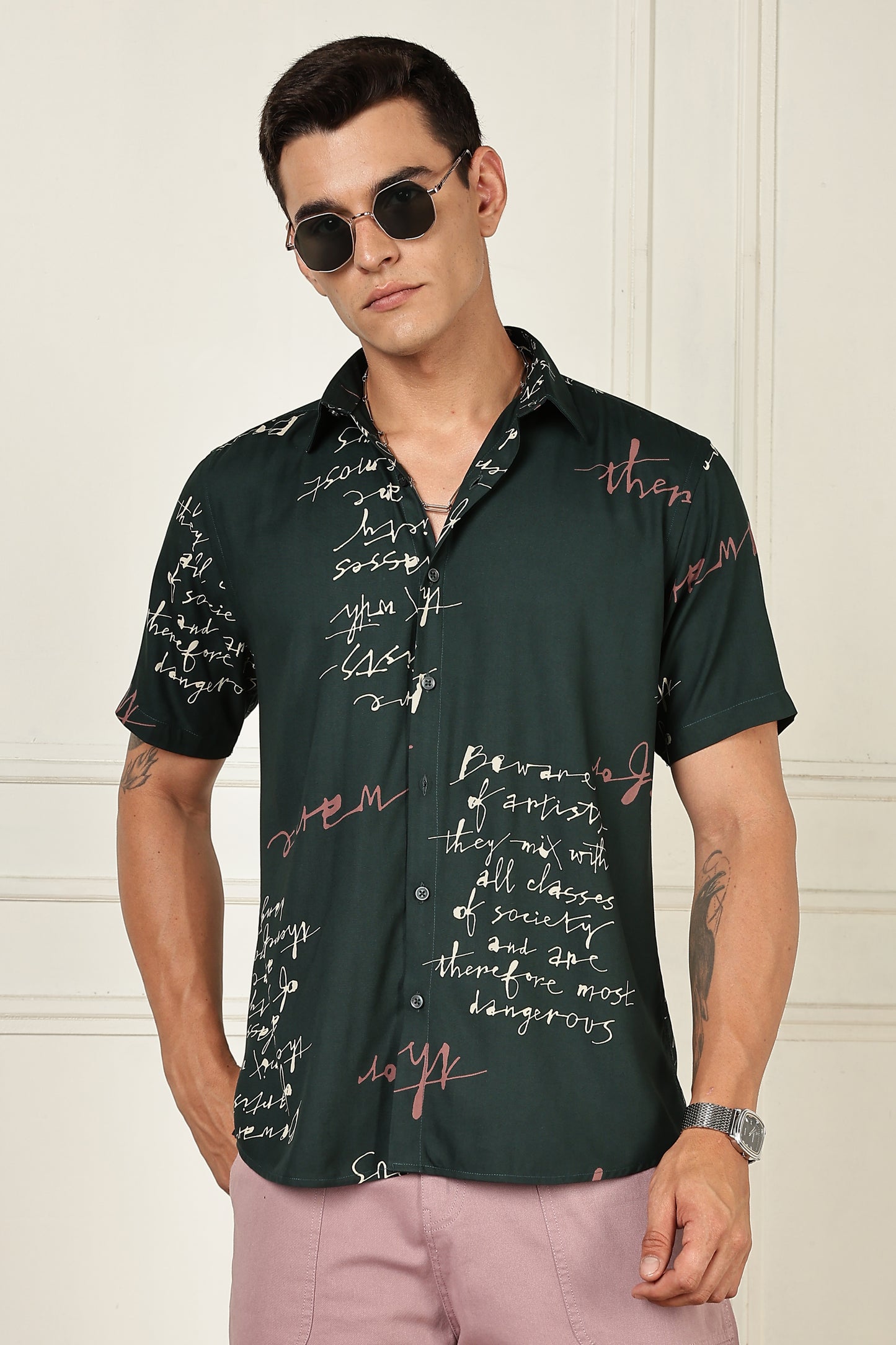 Men’s Handwritten Script Print Short-Sleeve Shirt – Forest Green