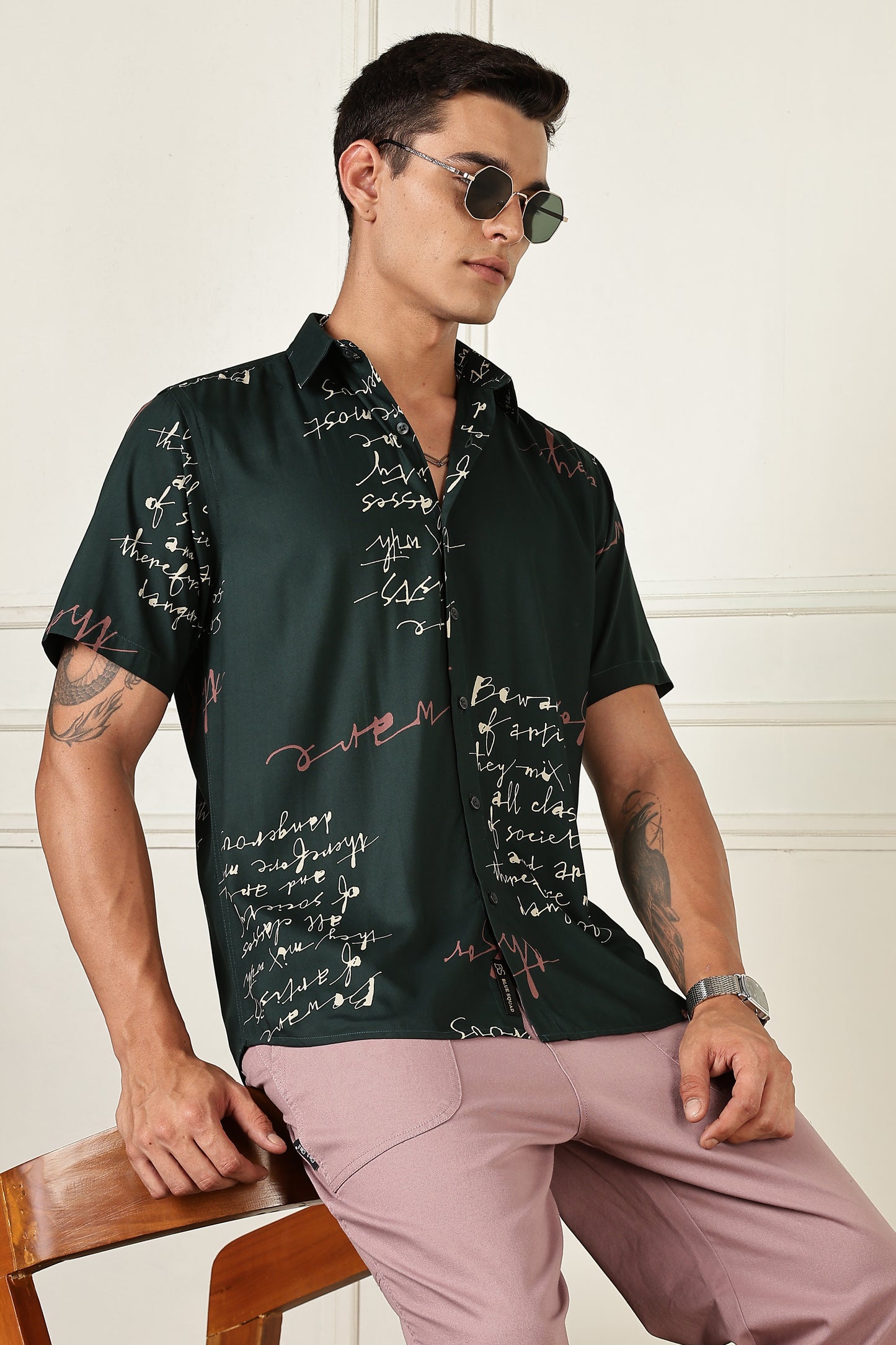 Men’s Handwritten Script Print Short-Sleeve Shirt – Forest Green