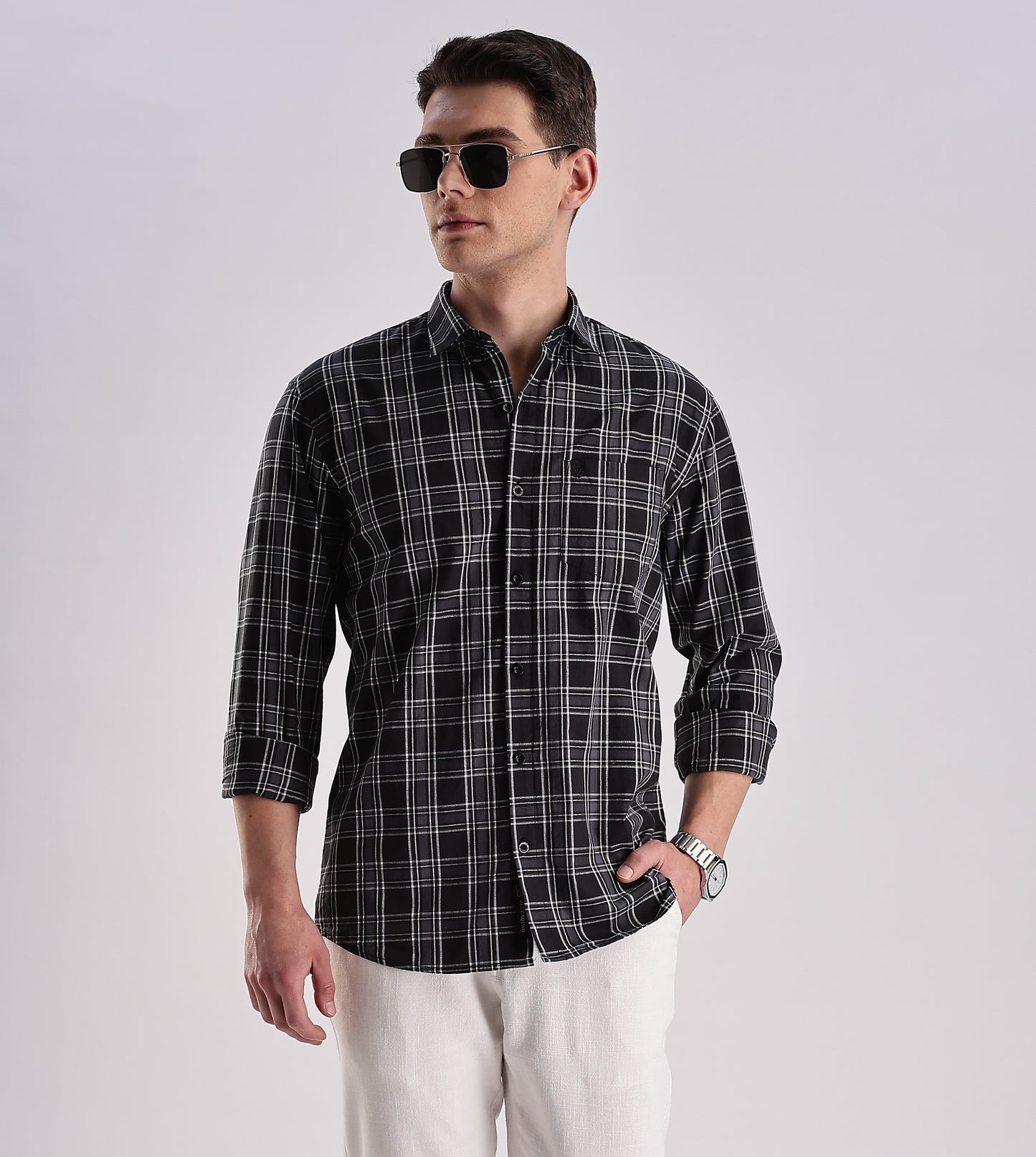 Men’s Classic Plaid Long-Sleeve Shirt – Black & White