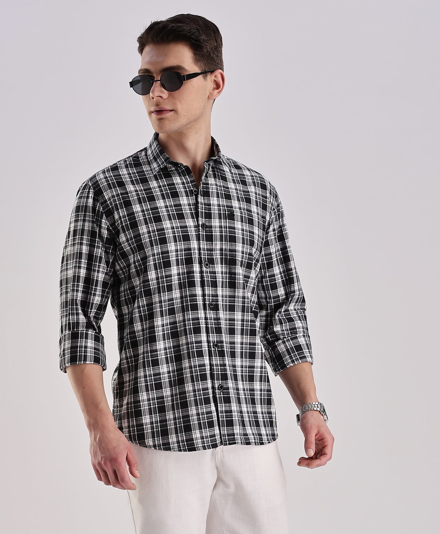 Men’s Classic Plaid Long-Sleeve Shirt – Black & White